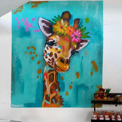 Mural de graffiti en Puebla - negocios, animales 