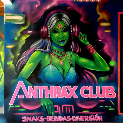 Mural de graffiti en Puebla - bares, rotulos