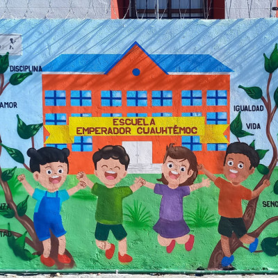 Mural de graffiti en Puebla - escuelas